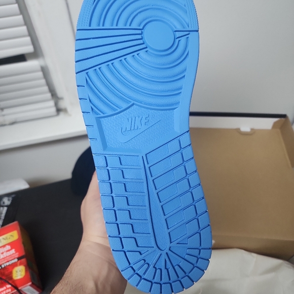 Jordan 1 Legendary Blue Mid - Picture 4 of 5